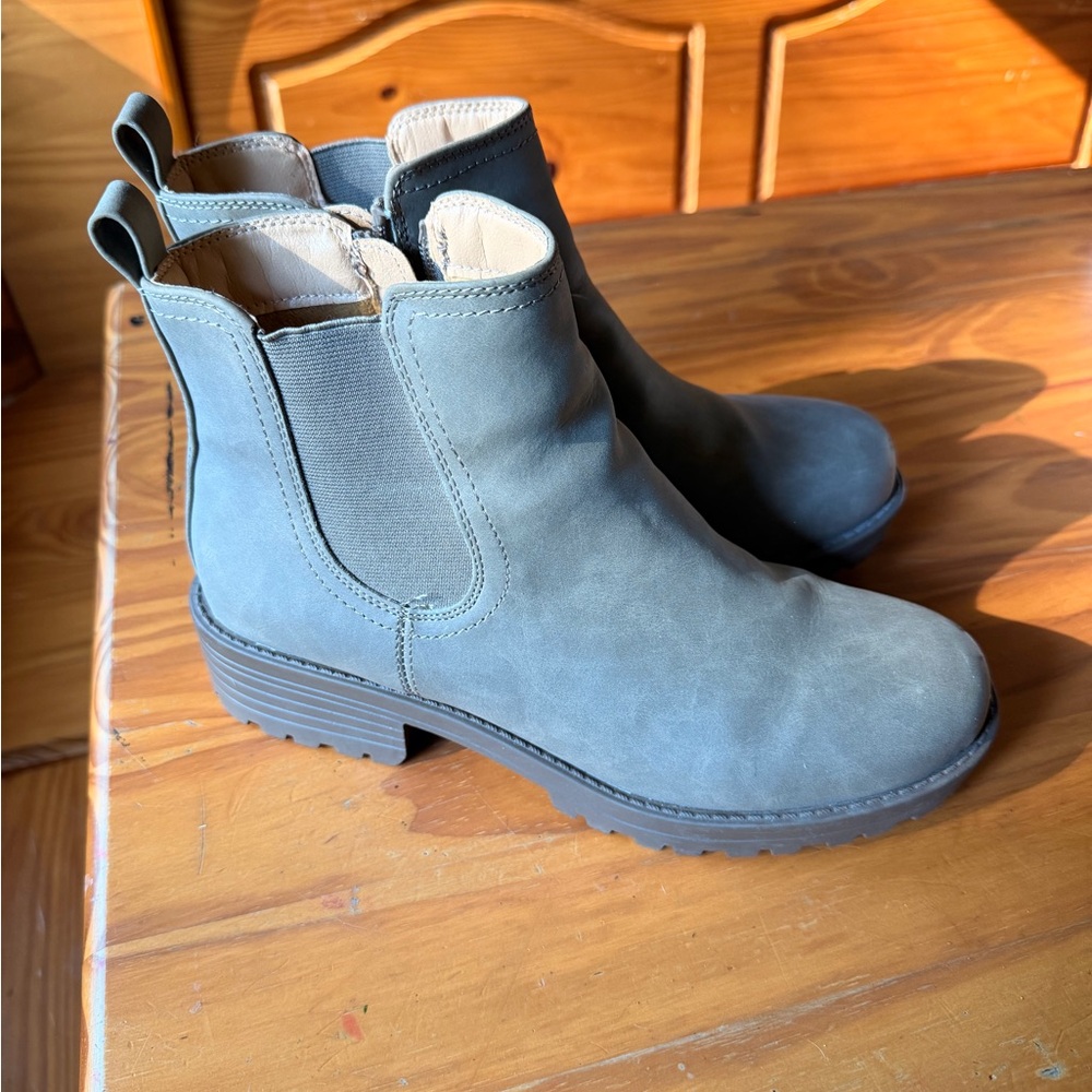 Women's Ankle Boots in Gray